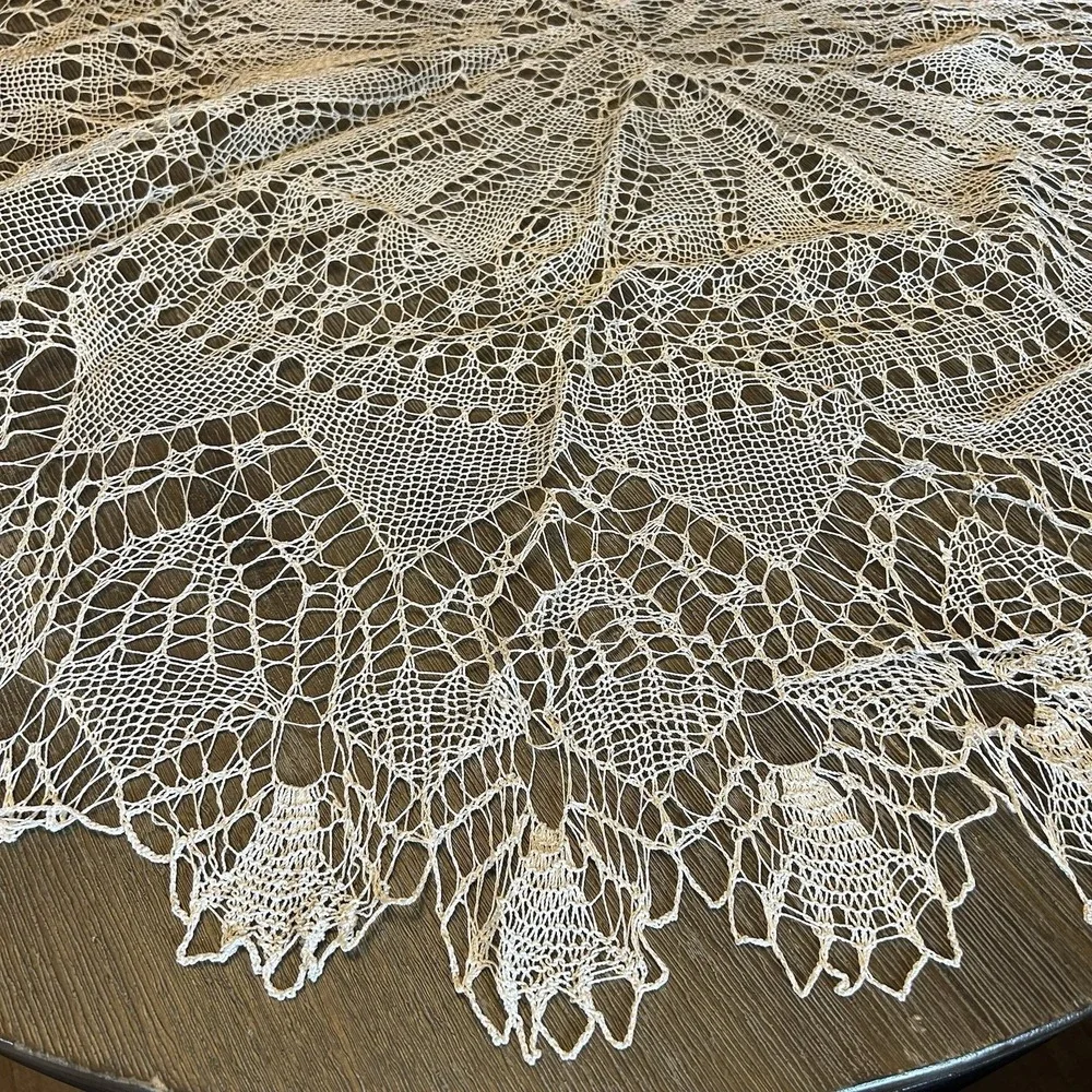 Vintage Handmade Lace Tablecloth 48